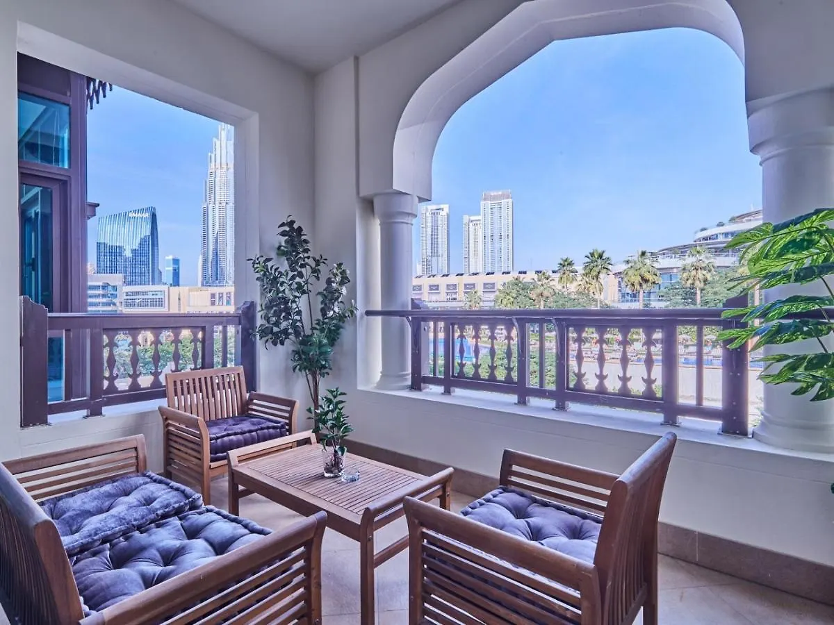 Burj Khalifa Partial View Peak Living Luxury 2Br Souk Al-Bahar Beside Dubai Mall-Golden Homes
